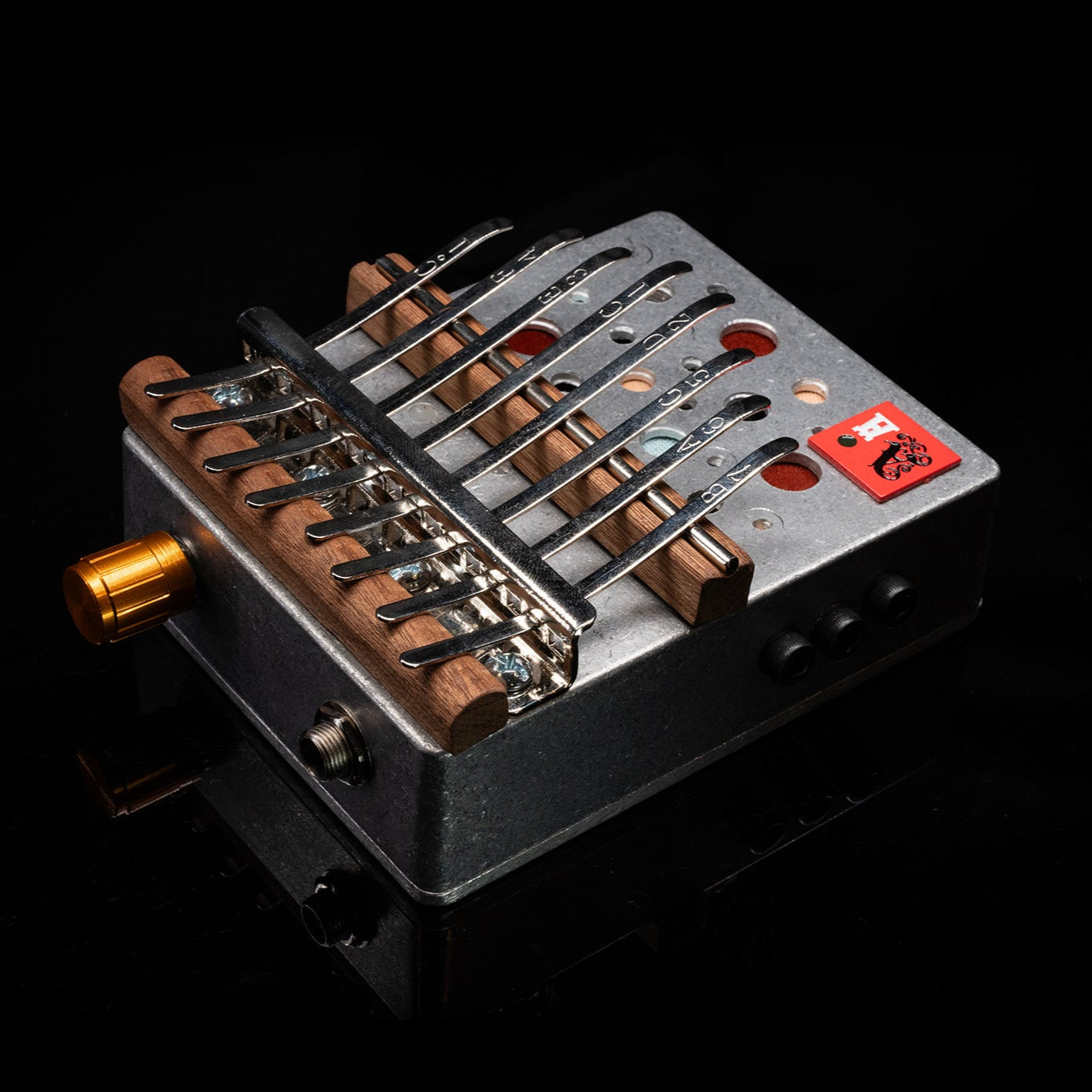 Experimental Thumb Piano _ Nonfixed Bottom Bridge / Internal Springs w/ Volume Control + 1/4" Output